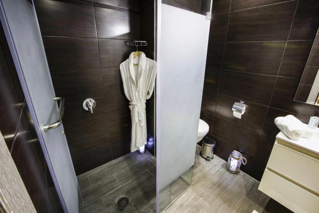 Calypso Hotel Ain el Turk Bagian luar foto