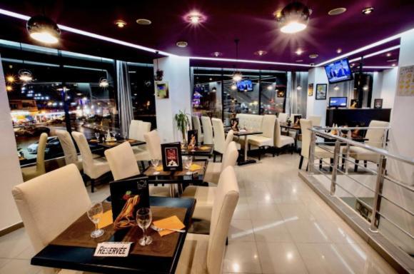 Calypso Hotel Ain el Turk Bagian luar foto